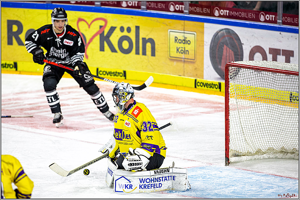 DEL; Koelner Haie - Krefeld Pinuguine; Koeln, 24.11.2019